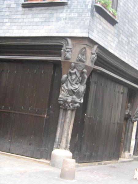 Je pense que ma ma�tresse avait un petit coup tout est de travers.