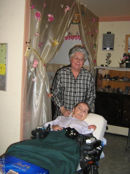 Nous �tions � Rouen pour rendre visite � cette dame... qui donne une le�on de vie � bien des gens valides