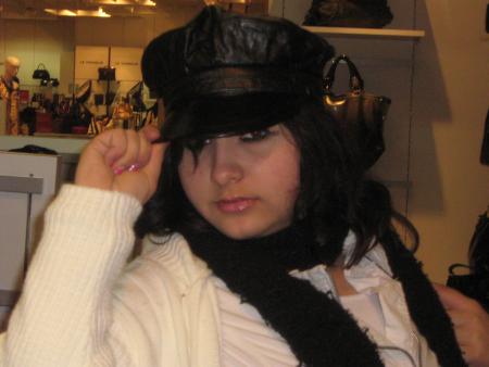 F�licia, ce n'est que la petite fille d'addoption de Mamie, ben! oui elle en a pas ass�s...