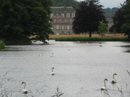 chateau de Cany-barville et son �tang...