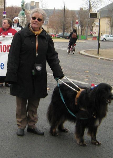 Ugane, patriotique dans l'�me, vous voyez elle a m�me la cocarde tricolore
