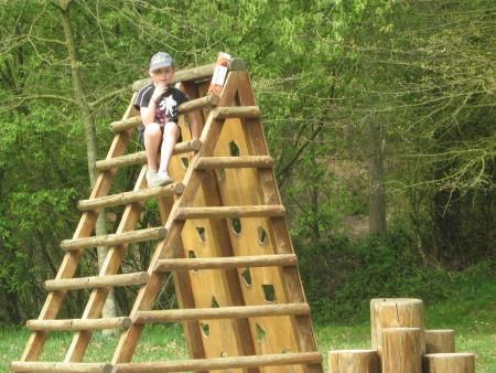 petit ours remplace petit homme..