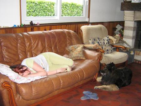 Morganne et Oki qui tirent  leur fl�me samedi matin, comme la vie est belle