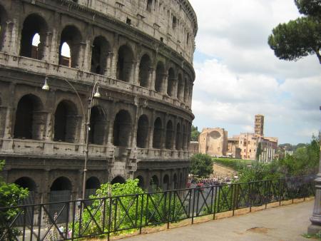 Colis�e et en fond ??????. on n'a pu nous le dire.....