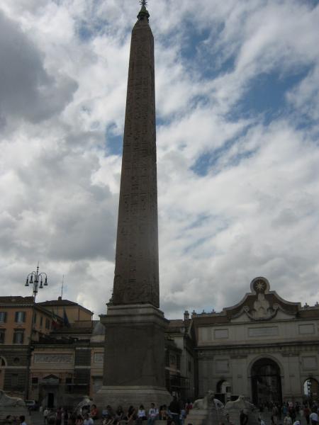 toujours place du peuple, l'obelisque .
