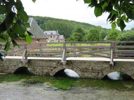 tr�s vieux pont, sur la Durdent.