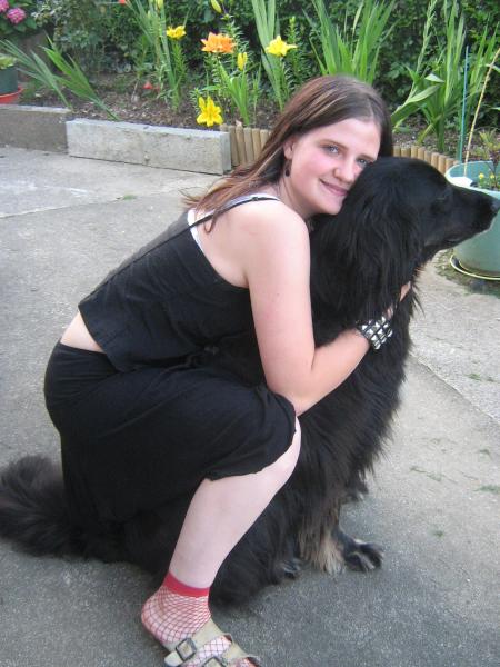 quel look!!.. j'aime tes chausettes grosse M�m�re et tes godasses de m�m�e.