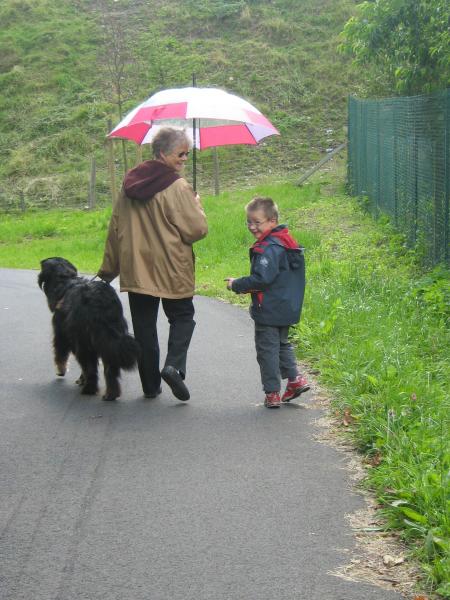 je travaille     , et devinez ???...il pleuttttttttttttttttt...