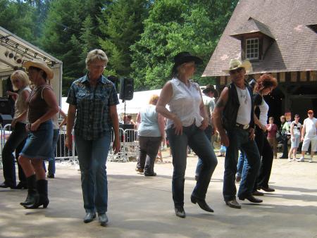 hier � la f�te du cheval, musique Country et danse...