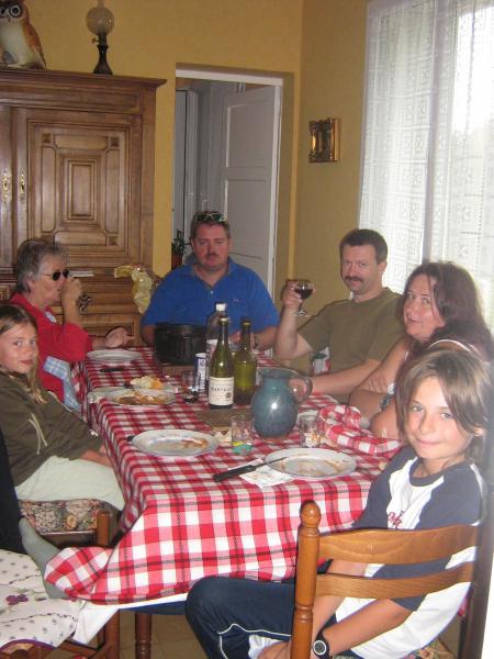  voil�, tout notre monde,     ils viennent de partir...