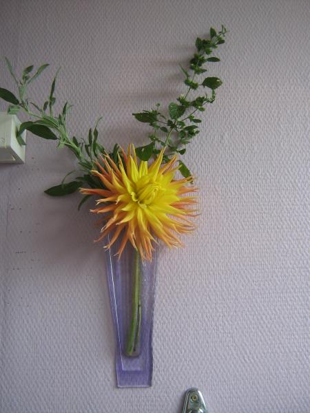 m�me quand il ne fait pas beau, Mamie a toujours du soleil dans sa salle de bain.