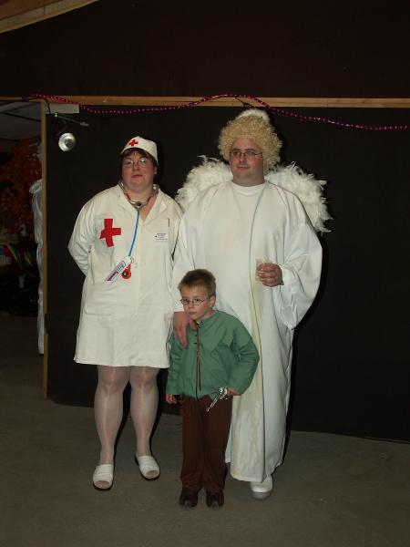 mon ange, et il est pris en flagran d�lit de boire tout seul.