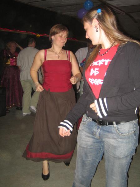 quelle est la m�re , quelle est la fille.