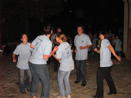 Allez!! remuez votre pannier � crottes.