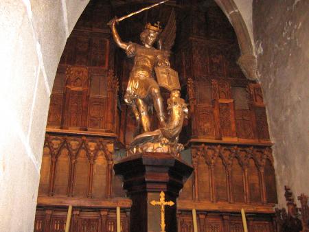 St Michel ,dans la petite �glise, dor� � la feuille d'or   en 10.06