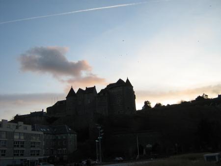 le chateau de Dieppe � la tomb�e de la nuit...