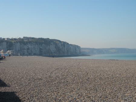 le bout de la plage de Dieppe c�t� chateau.