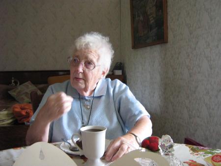 Grand- Mamie, digne, avec ses 84 printemps