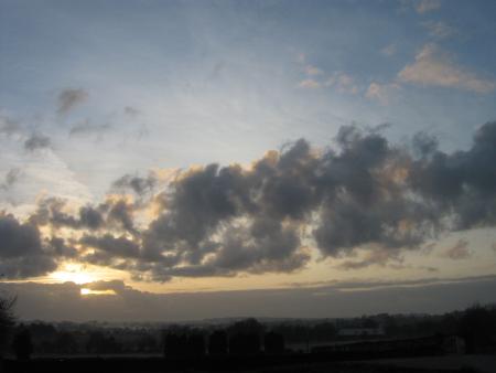 ce matin, nuages, brume,   hum! hum!!!!