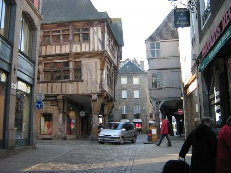 Vielle maison dans Dinan.... ballade en  Bretagne  en 10.06