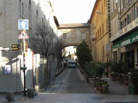 une porte de la ville int�rieure d'Avignon.