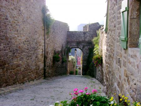 Moncontour. en ... 09.07   Bretagne